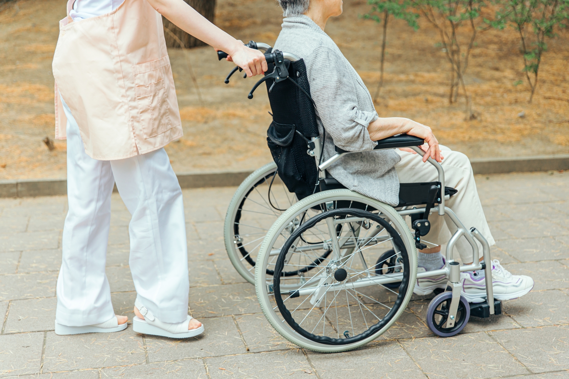 介護職 服装 ユニクロ